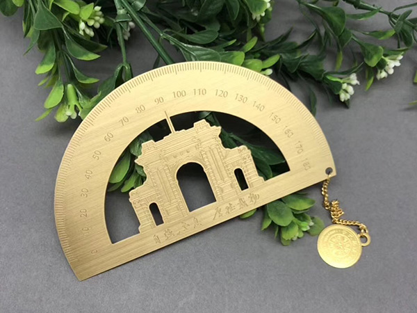 免费设计_定制_清华大学个性镂空书签样版