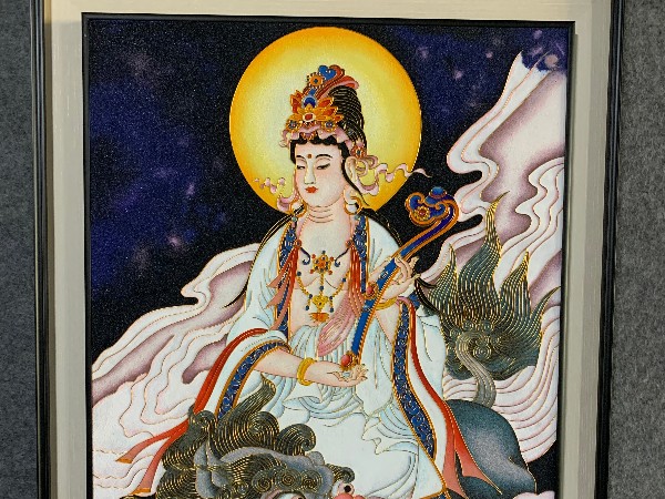 你看用景泰蓝掐丝珐琅工艺做的龙头观音吗？