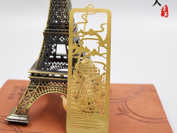 把思念晾晒成一枚金属镂空书签