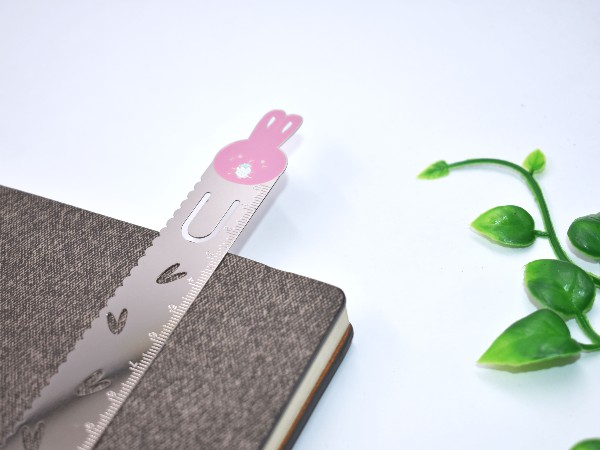 免费设计_定制_小粉兔金属书签样版 免费设计_定制_小粉兔金属书签样版