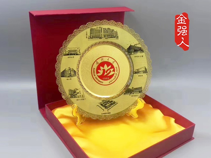 乐发IV分享----中国风礼品金盘摆件怎么选择？